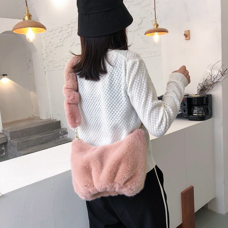 

New Autumn Winter Women Shoulder Bag Plush Lady Pure Color Messenger Bag Youth Daily Small Soft, Black