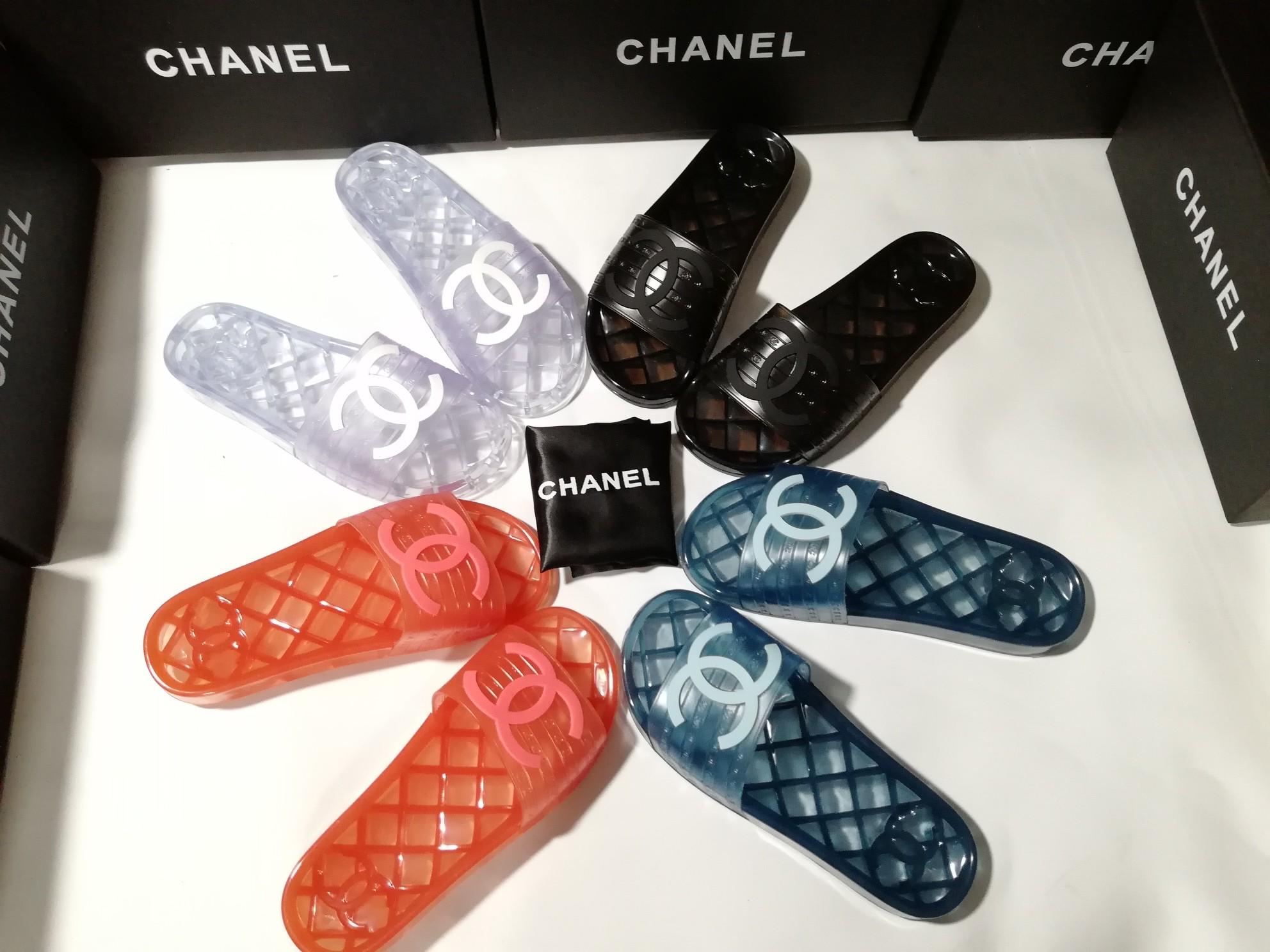 

2019 fashion women sandals flat jelly shoes bow V flip flops stud beach shoes summer rivets slippers Thong sandals nude