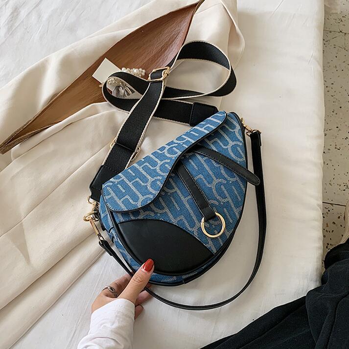 

Factory women handbag street trend printed canvas shoulder bag new contrast leather shoulder messenger bag flip printed leather fashion bag, Black;red