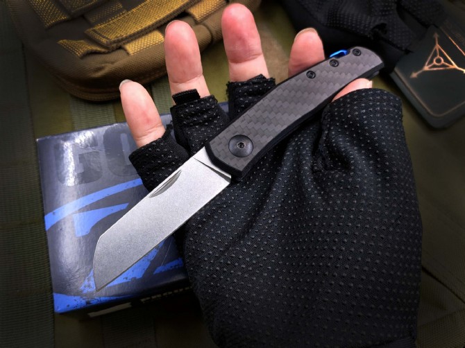 

NEW ZT Zero Tolerance zt0230 0230 d2 blade carbon fiber Folding hunting camping knife xmas gift knife knives a3073