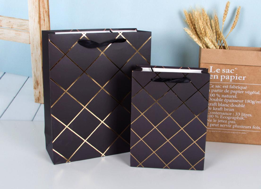 

Bronzing line Gift Paper Bag, Cothing Black bags Party Wedding Day Christmas bags Chocolate Packagin Gift 96pcs/lot