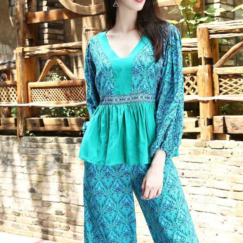 

Vintage chic happie women bohemian green floral printed deep v-neck Boho rayon blouse shirts batwing sleeve shirts female blusas, As picture