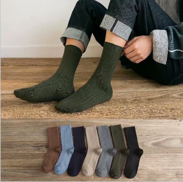 

2020 Autumn and Winter New Business Casual Breathable Sweat Deodorant Anti-friction Thickening Men's Solid Color Long Socks, Black