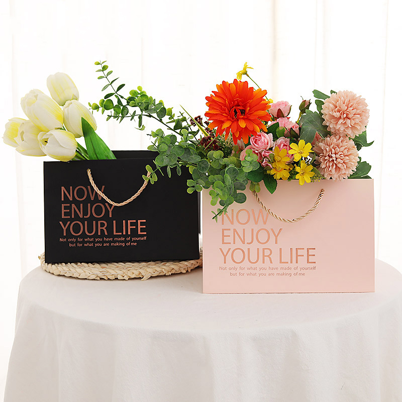

2pc Flowers Carry Bag Kraft Paper Bags Rectangular Flower Box With Handle Waterproof Bouquet Florist Rose Party Decoration Boxes