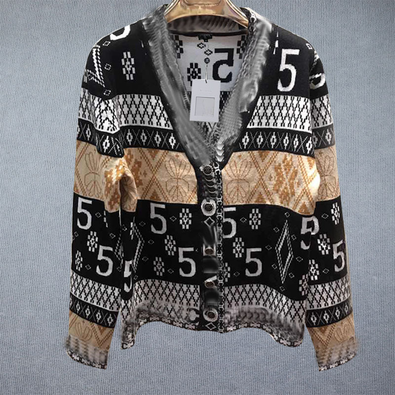 

Women's fashion v-neck jacquard sweater cardigan black and white plaid coat sweater long sweater