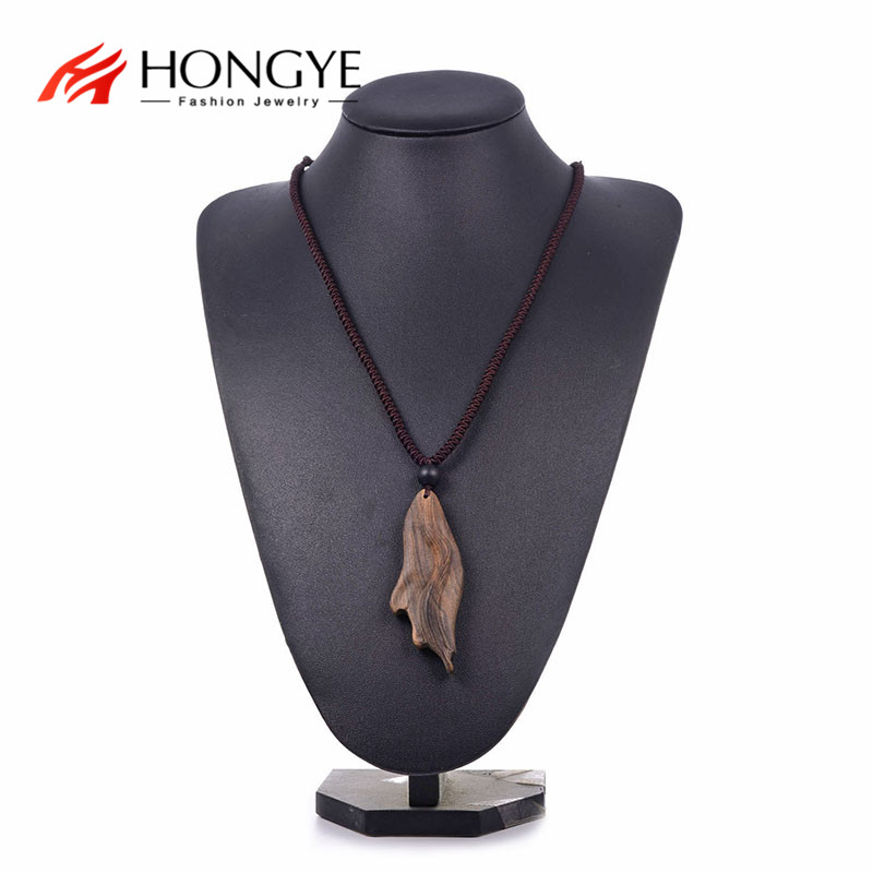 

HONGYE Vintage Sandalwood Handmade Rope Chain Fashion Collar Vintage Wood Pendants Necklaces For Women Men Jewelry Accessory