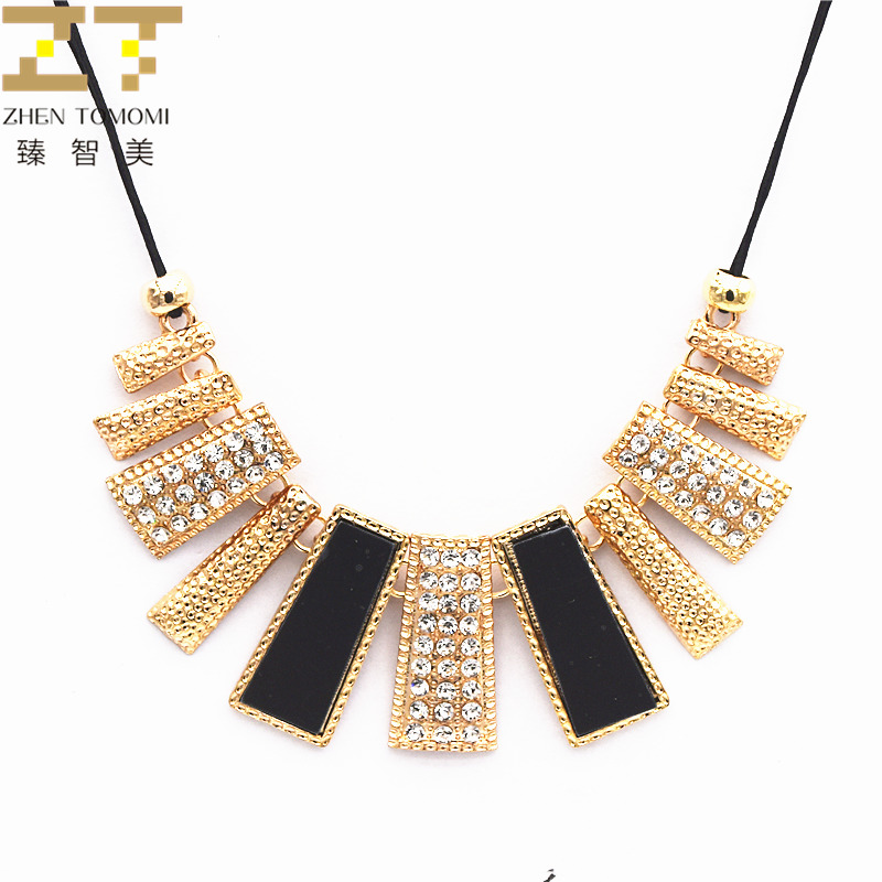 

2020 Women's Fashion Geometric Rectangle Trapezoid Crystal Big Pendants Braided Rope Chain Chokers Necklace For Women Jewelry