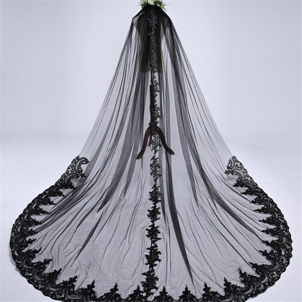 

2021 Black Wedding Veils Cathedral Length Bridal Veils Accessories Appliques Lace Edge One Layer with Combs Wedding Veil Custom Made, White