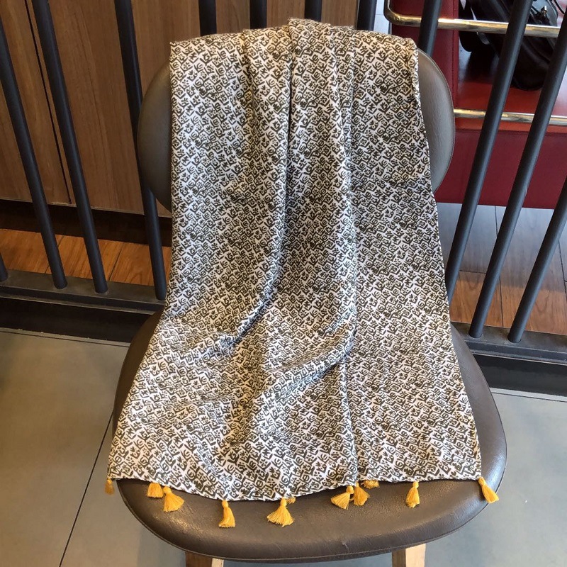 

Royalmaybe Foreign trade cotton scarf printed fringed female shawl spring, summer, autumn and winter factory wholesale