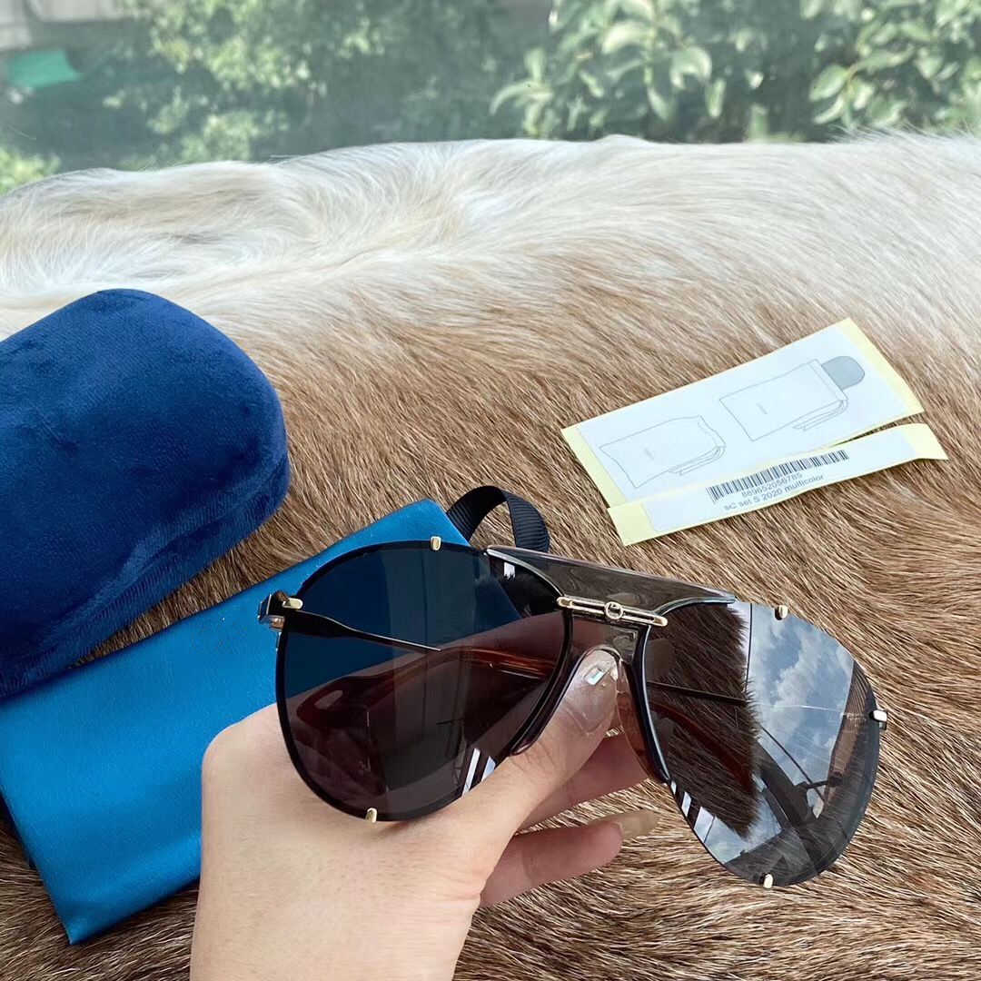

2020 New Brand designer Oval sunglasses men womens design metal vintage sunglasses fashion style Pilot frameless UV 400 lens with case