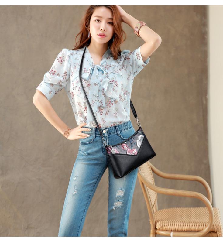 

2020 Women's Bag New Korean-Style Cross-Body Small Bag Printed Wallet, Blossoming