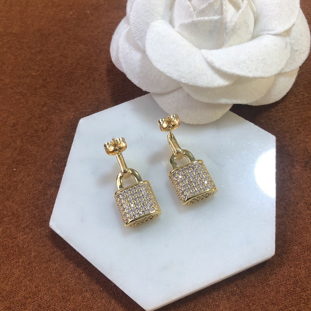 

Earrings for Woman Diamond Lock Shape Earrings High Quality Brass 925 Silver Pin Earrings Fashion Jewelry Supply