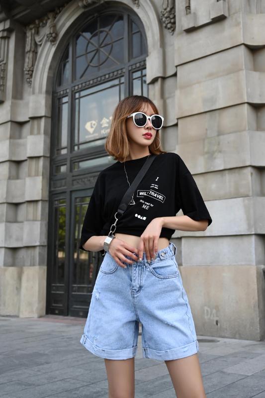 

Summer new fashionable street wild high-waisted denim shorts women, was thin and ripped denim shorts women, Blue