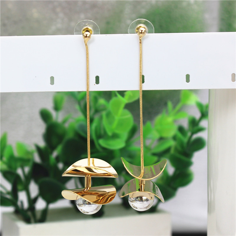 

2020 new fashion jewelry elegant Bohemia style long tassel earrings gold Geometrical Personality metal earring for women gift