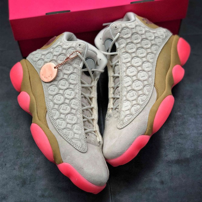 

Jumpman 13 Retro Chinese New Year 2020 Ps Cw4682 100 Pale Ivory Black Digital Pink Club Gold Men 2020 Tennis Shoes Schoenen