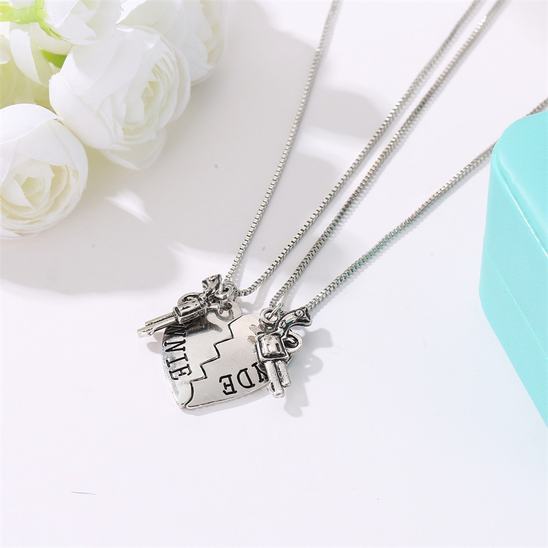 

GOINHOT 12set/lot BONNTE CLYDE Detachable Necklaces Double Gun Pendant Friendship Necklaces For Women Gift