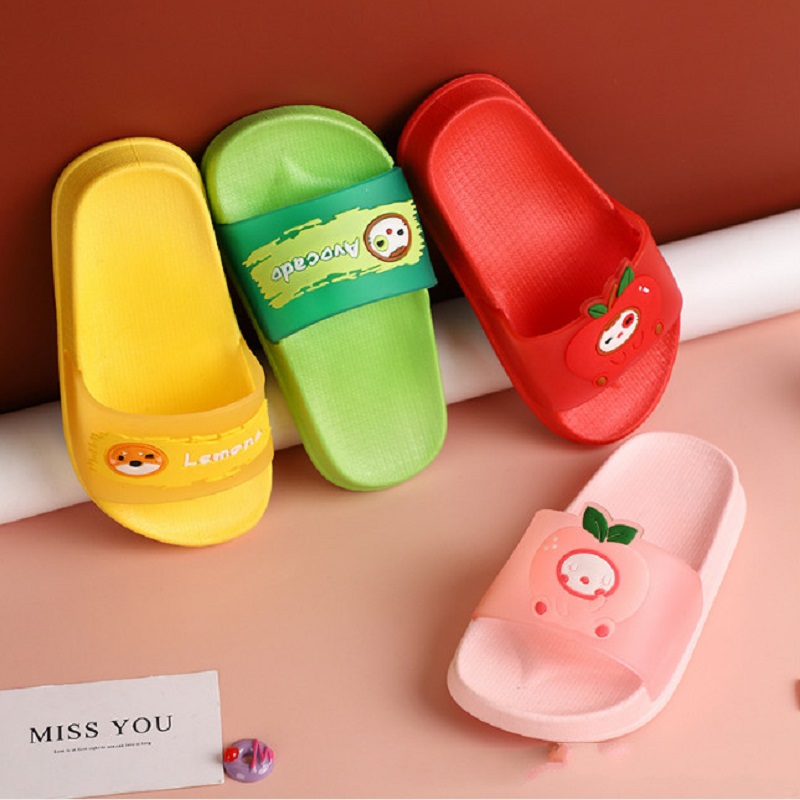 

New style house slippers summer cartoon slippers girl's and boy's giraffe indoor non-slip bath baby hot sale, Red