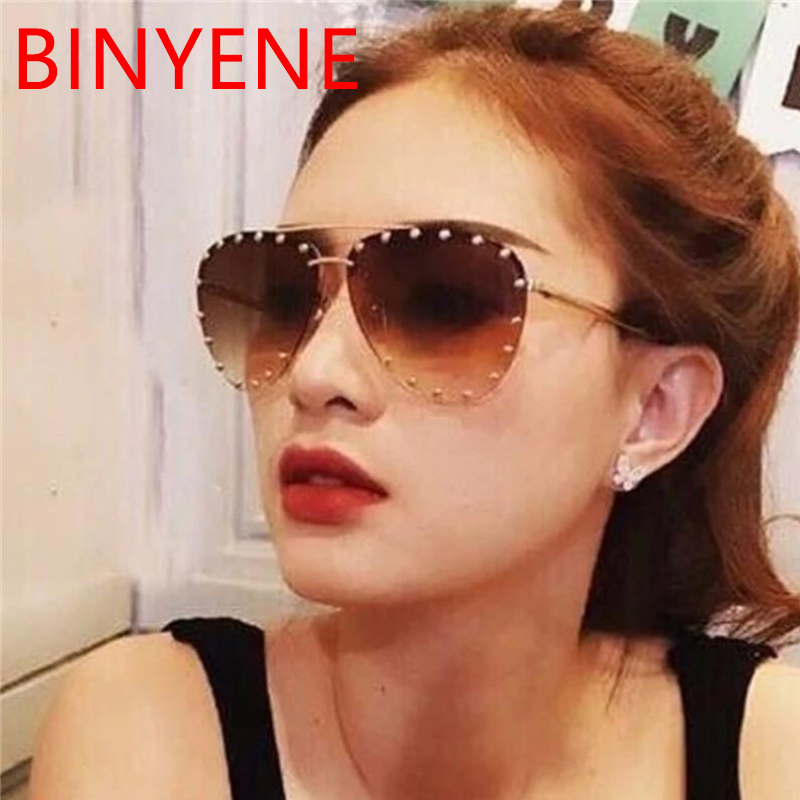 

Ladies Metal Rivets Studded Pilot Sunglasses Gradient Brown Vintage Shades For Women Men Punk LifeStyle Glasses lunettes, White;black