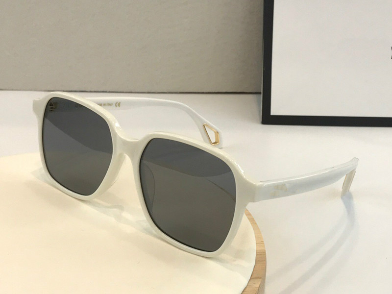 

New 0469 fashion designer sunglasses size square frame avant-garde popular retro style light color decorative sunglasses popular style 0469S, White;black
