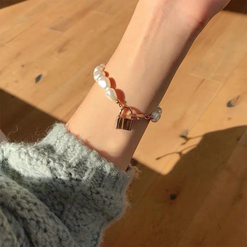 

AL-SL90037 /TRACYSGER /Baroque Special Shape Pearl Bracelets with lock charm