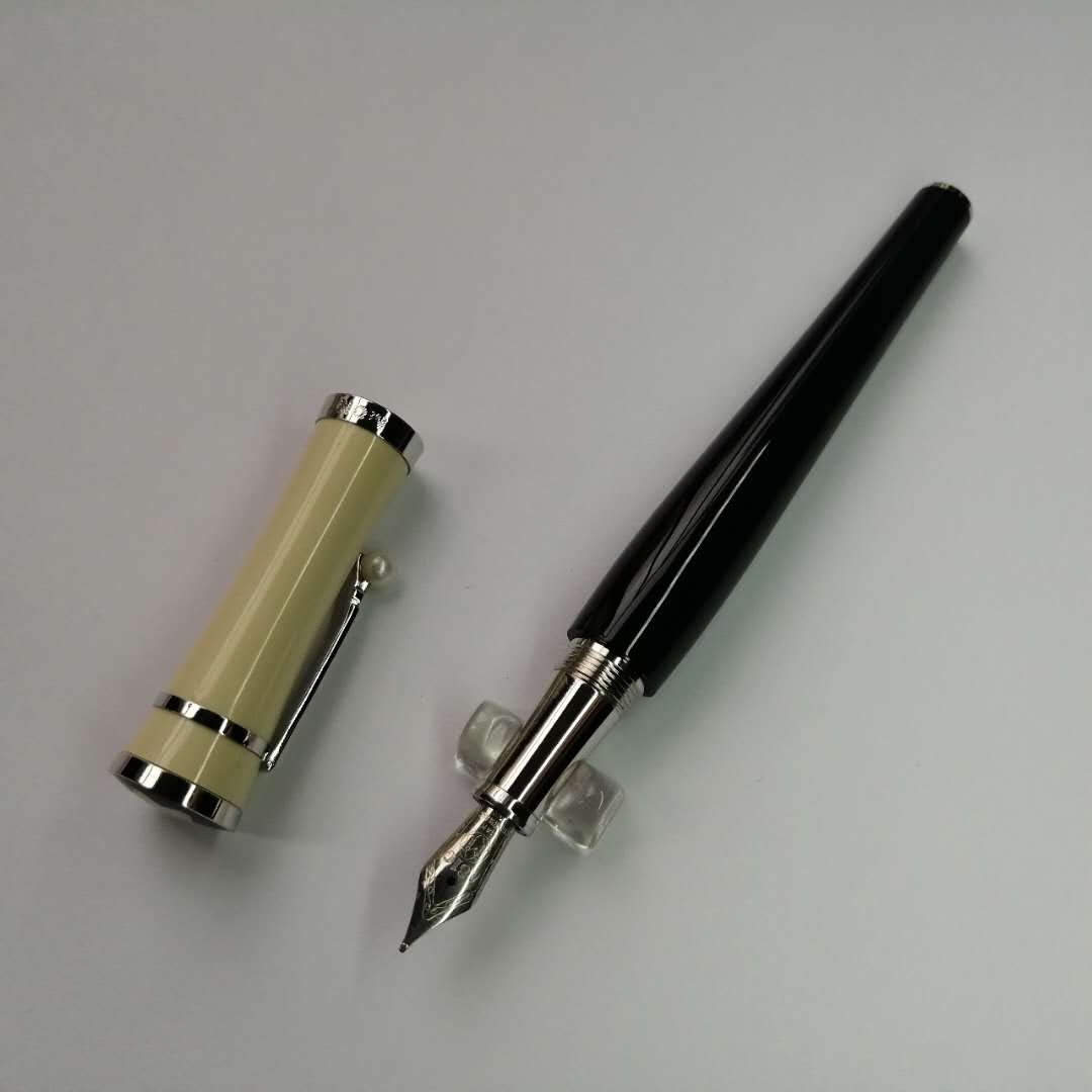 

2021 milky white black series ballpoint pens ROLLER-PEN fountain-pen office stationery school supplies pen luxury gift, As picture show