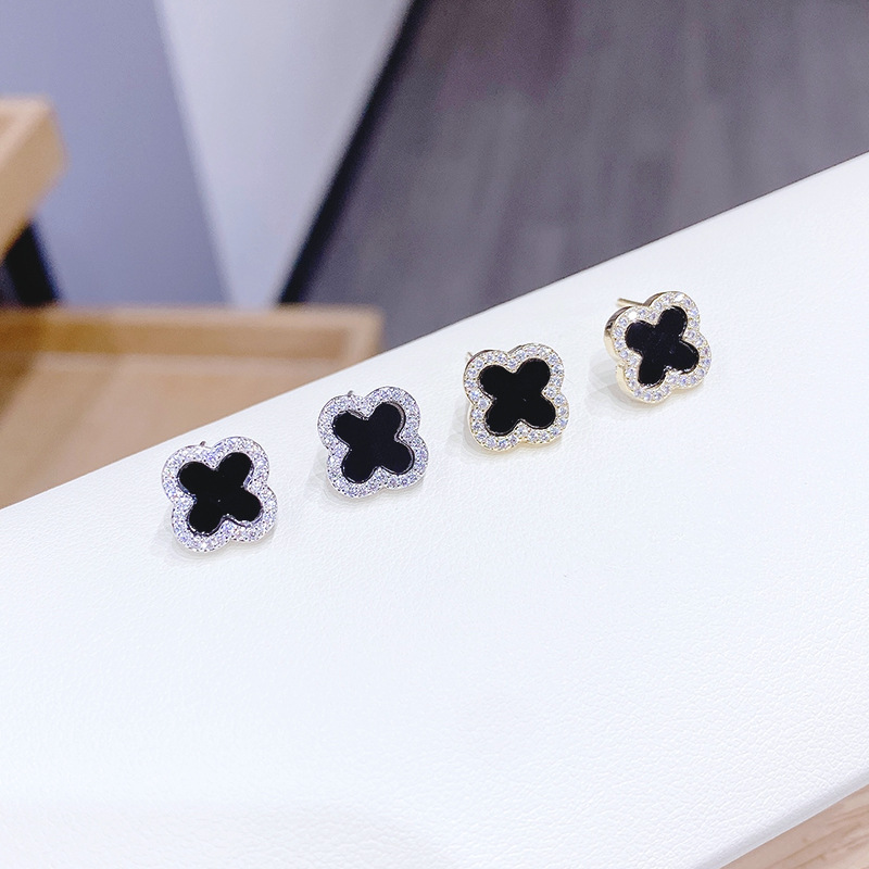 

Fashion Earrings for Women Black Clover Earring Stud 925 Sterling Silver Pin High Quality Female Accessories, Golden