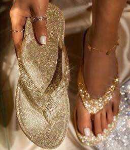 

Women Rhinestone Women's Fashion Flats Woman Crystal Slippers 2020 Ladies Casual Flip Flops Female Beach Shoes Plus Size, Golden