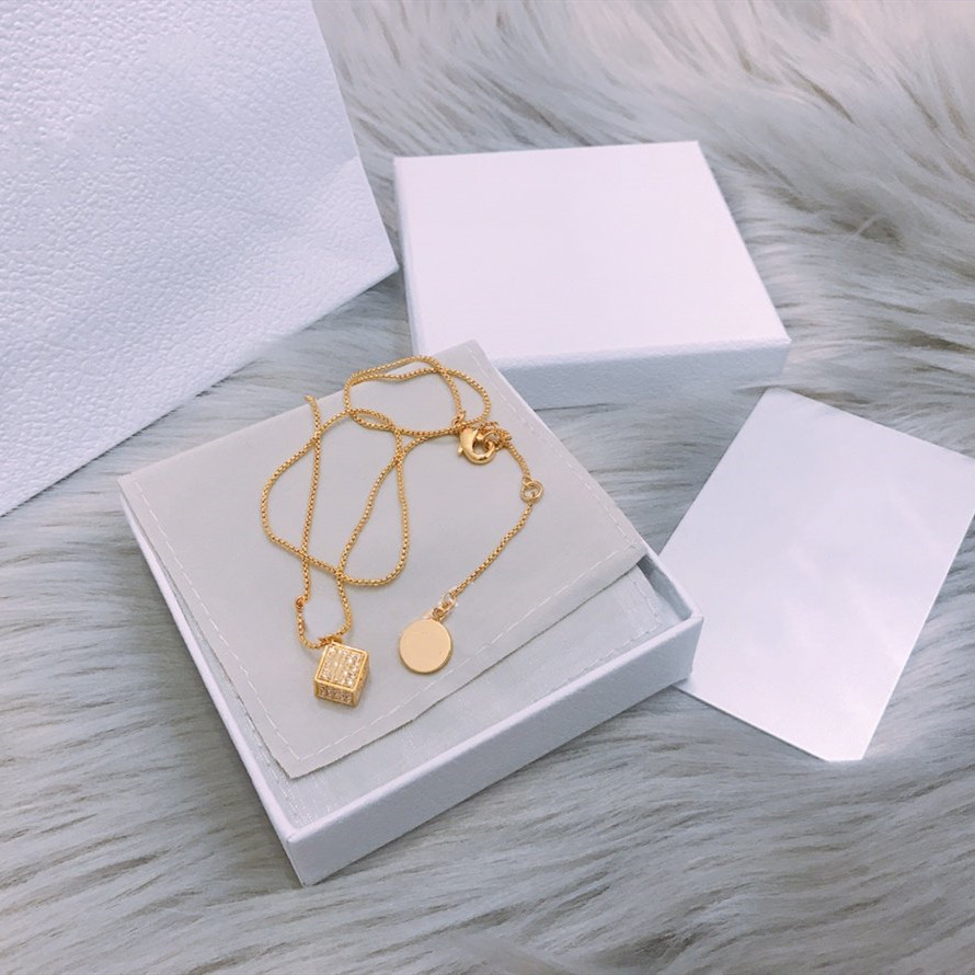 

Top Quality Woman Chain Necklace Trend Necklace Diamond Necklace Long Necklaces Charm Fashion Jewelry Supply