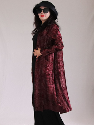 

HOT SELLING Miyake Fold elegant TURN-DOWN COLLAR geometric print loose trench coat IN STOCK, Blue