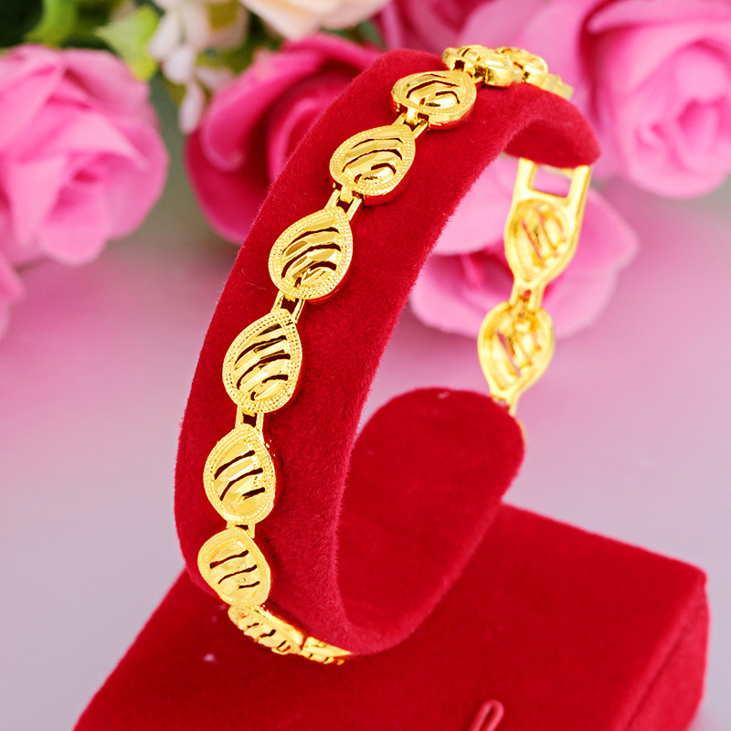 

Women's European and American Copper Gold-Plated Bracelet