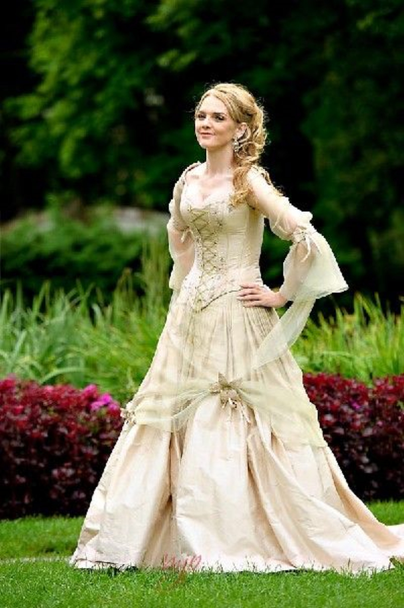 

Vintage Gold Gothic Wedding Dresses Princess Corset Long Sleeve Country Garden Wedding Dress Celtic Renaissance Cosplay Boho Bridal Gowns, White
