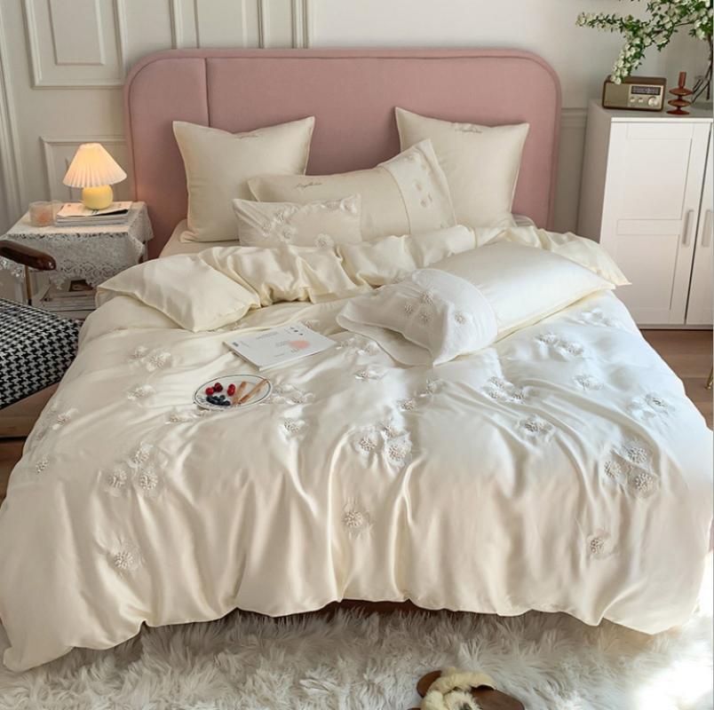 

Princess style 80 Tencel four-piece three-dimensional floral embroidery quilt silky cool sense double bed supplies 1.8m, White