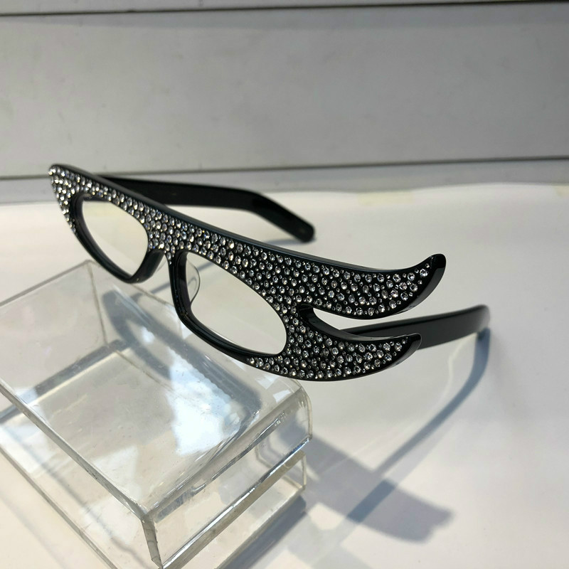 

Luxury Sparkling Diamond 0240 Sunglasses Specially Designer Angel Wings Frame Popular UV Protection Sunglasses Top Quality Style For Women