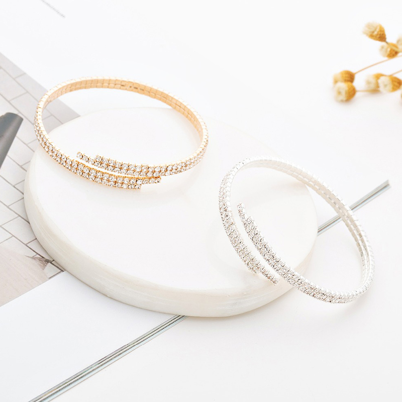 

YFJEWE European and American fashion accessories Hot Trendy Gold Silver color Bracelet For Women Christmas Bracelet B237