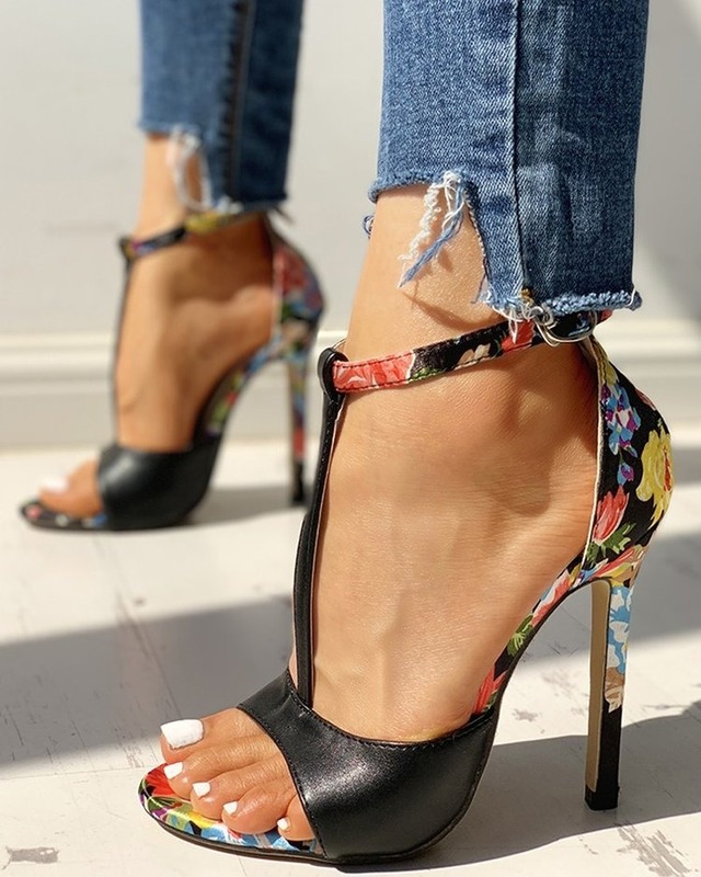 

2020 women's summer buckle high-heeled large size sandals women's summer shoes feminine shoes high-heeled sandals female M1456, Black