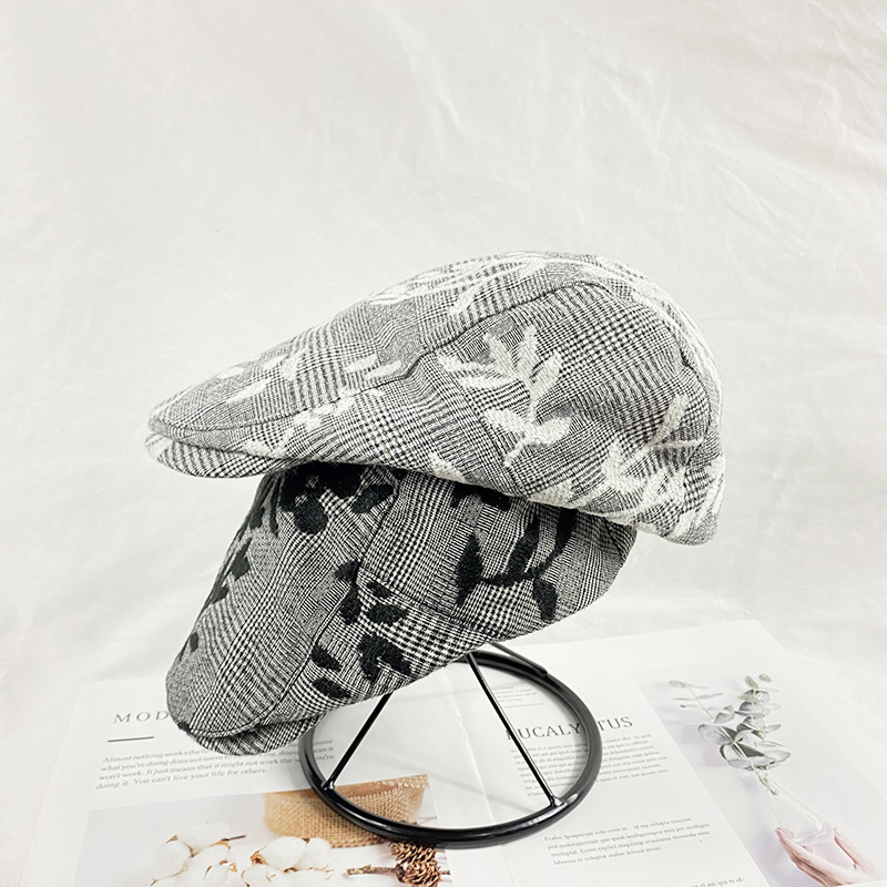 

New casual pure cotton Women spring autumn plaid beret snapback cap British style men's fashion show visors hat embroider, Black
