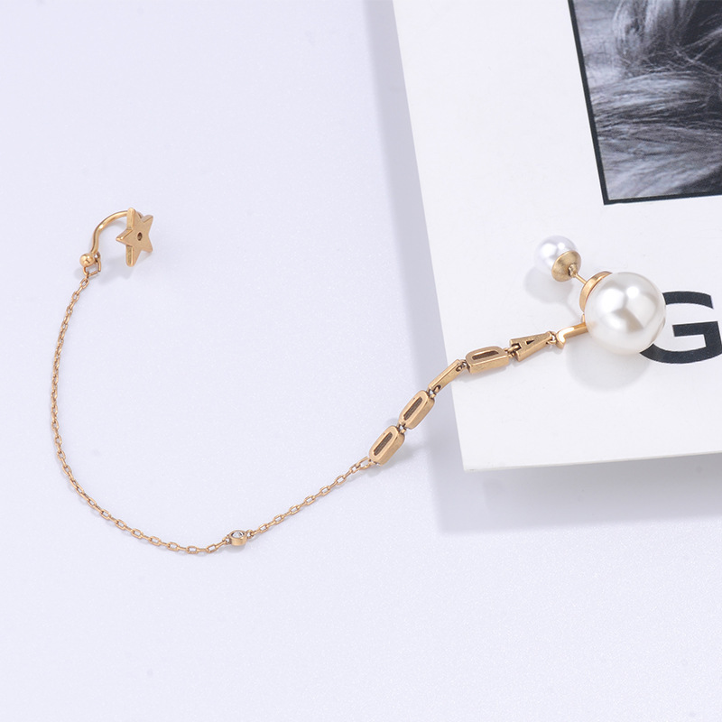 

2020CD letters pearl earrings ear clip all-in-one super Fairy earrings personality fashion Wu Jinyan Wang Ziwen same style