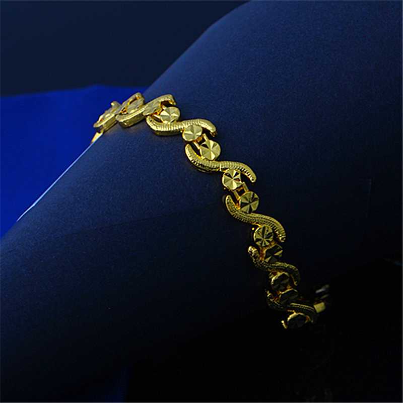 

Classic Golden bracelet temperament for men and women