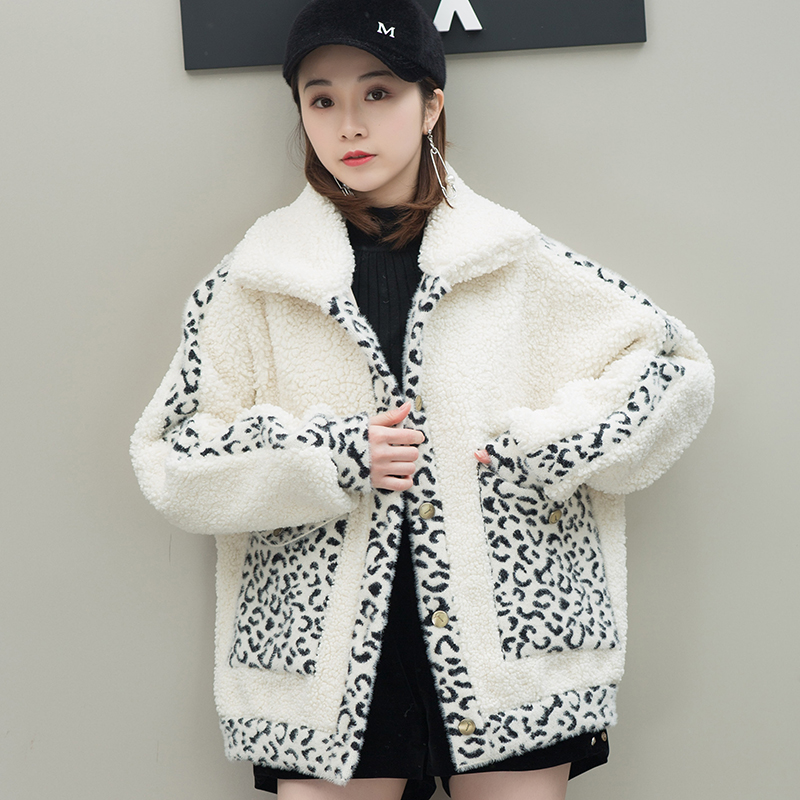 

2020 New Winter Women's Loose Imitation Lambskin Cardigan Jacket Streetwear Warm Leopard Pattern Thicken Faux Fur Coat Women, Brown