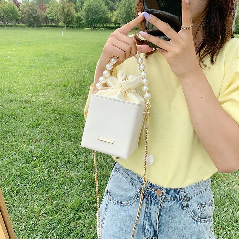 

Women's Case-shaped PU Leather Cross Bag Female Sweet Drawstring Shoulder Bags Women's Travel Summer Cross Bag New Fashion 2020, Black