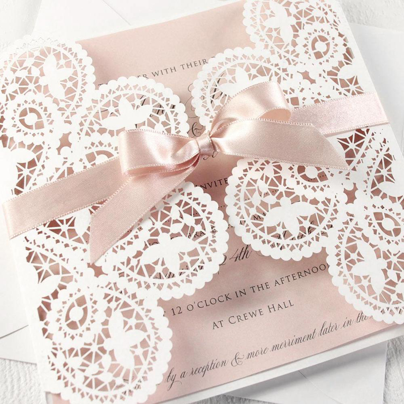 

10 pieces/lot) White Lace Rose Gold Bowknot Wedding Invitation Card Laser Floral Pink Engagement Quinceanera Invitations IC134