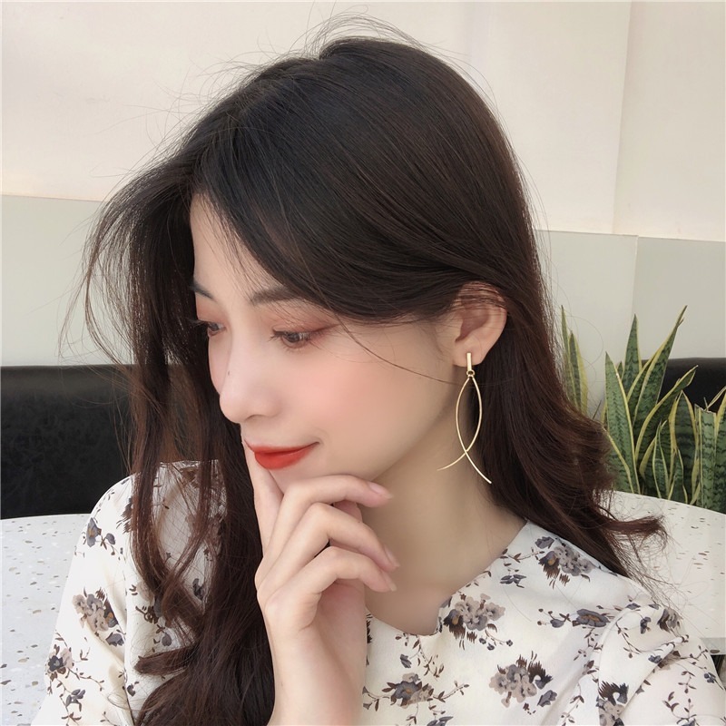 

Stud Earring for Ladies Creative Earrings Women Fashion Design Wedding Girls Yellow Gold Color Elegant Retro Alloy Brincos