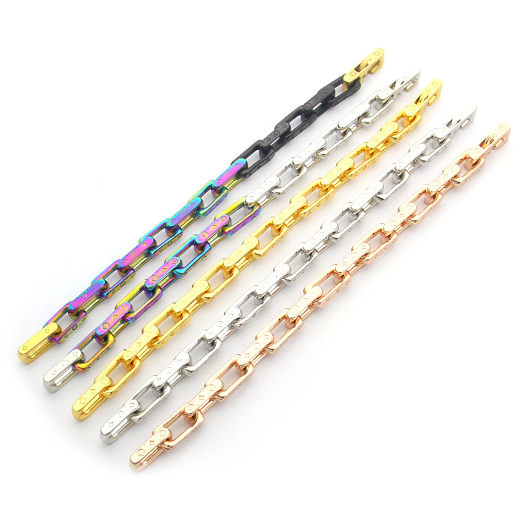 

luxury designer jewelry women bracelets hip hop thick chian men bracelets silver gold black four leaf flowers pattern punk link fashion