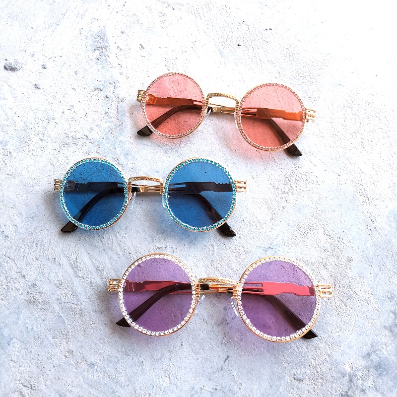 

Women's Sunglasses Women Luxury Pearl Rhinestones Sunglasses Vintage Round Sun glasses Shades for Women Gold Metal