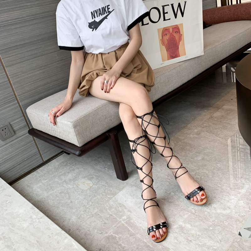 

sandalias mujer 2020 Summer new flat bottom middle tube strap sexy European and American style Roman large light sandals 1920, Black