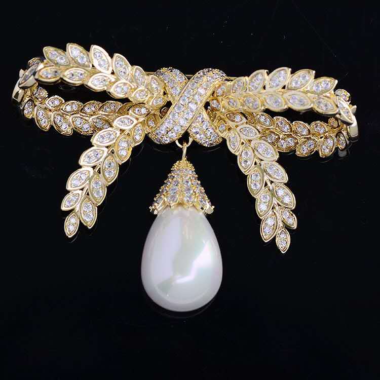 New Fashion Girls Women Brooches Pins Yellow Gold Plated CZ Pearl Bowknot Pins Brooches for Wedding Party Nice Gift