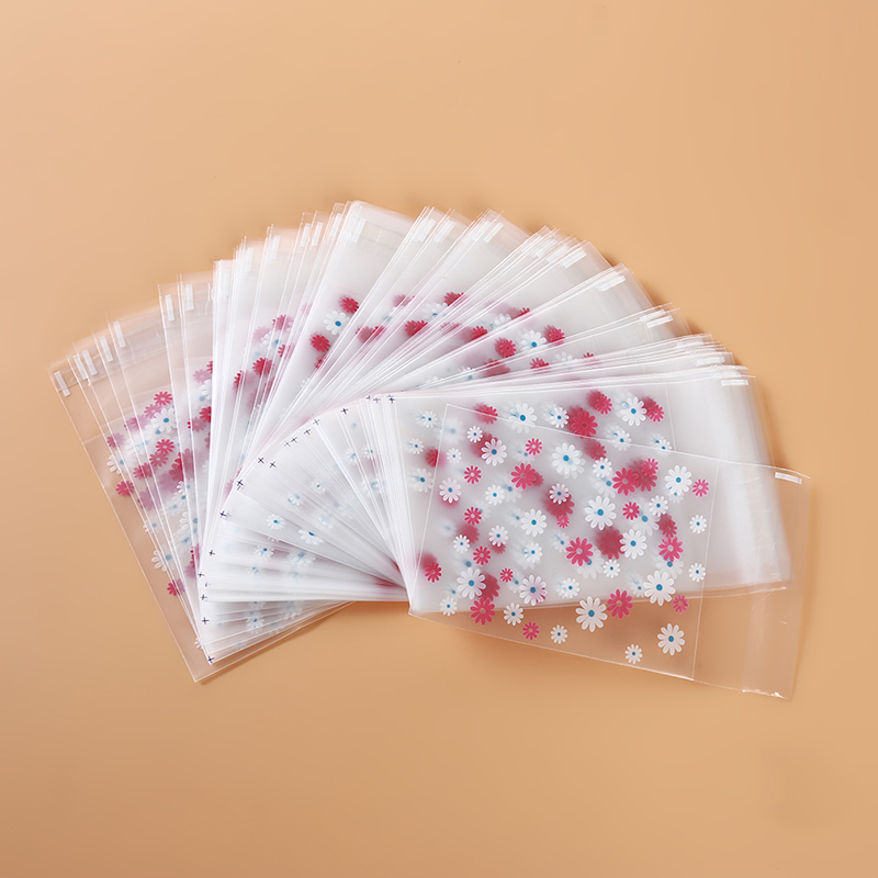 

100pcs Colorful Cute Small Daisies Candy Cookie Bags Wedding Candy Bags Gift Opp Packing Party Easter Favors