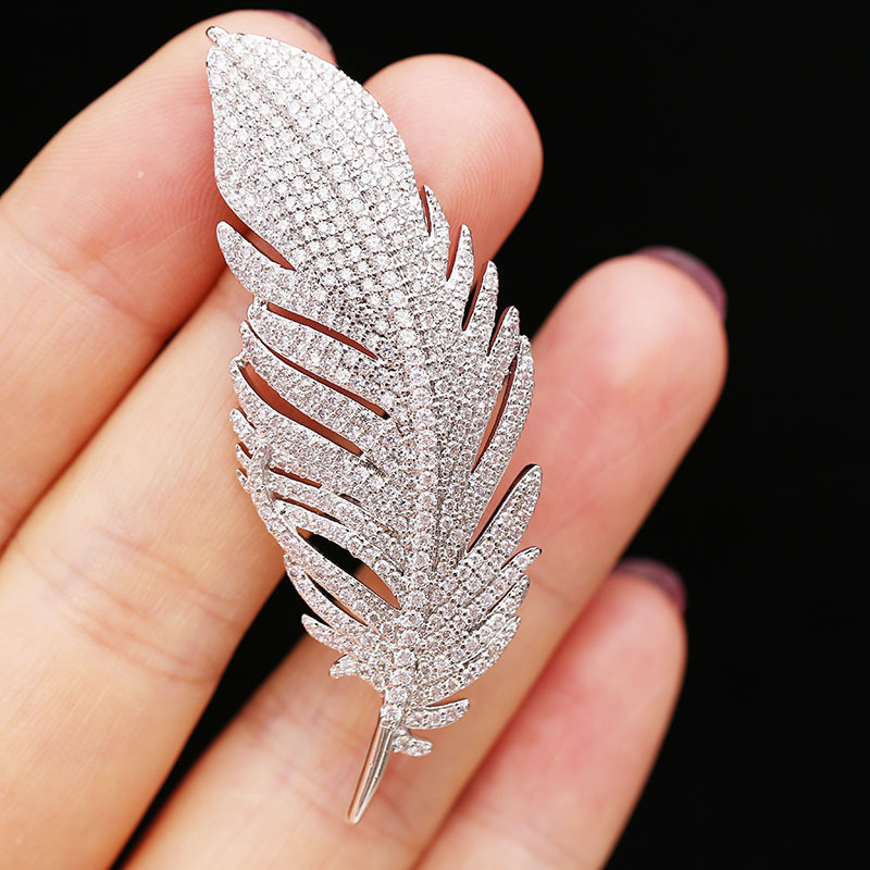 

Pins, Brooches White Crystal Large Feather For Women Rhinestone Wedding Bouquet Jewelry Beautiful Pins Gift Broche Femme Bijoux De Lux