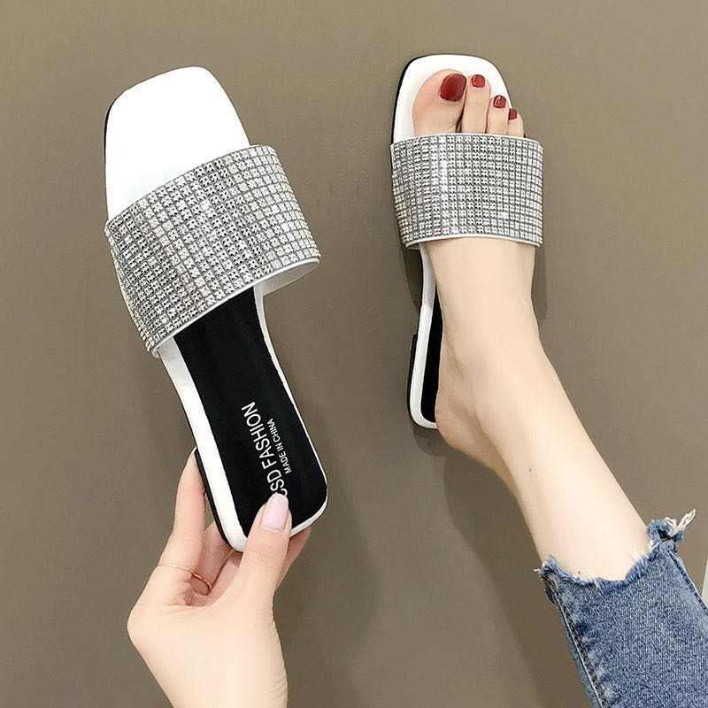 

Summer Ladies42 Plus Size Slippers Net Red Rhinestone One-Line Slippers Women 2020 New Korean Fashion flat Non-Slip Beach Shoes, Silver