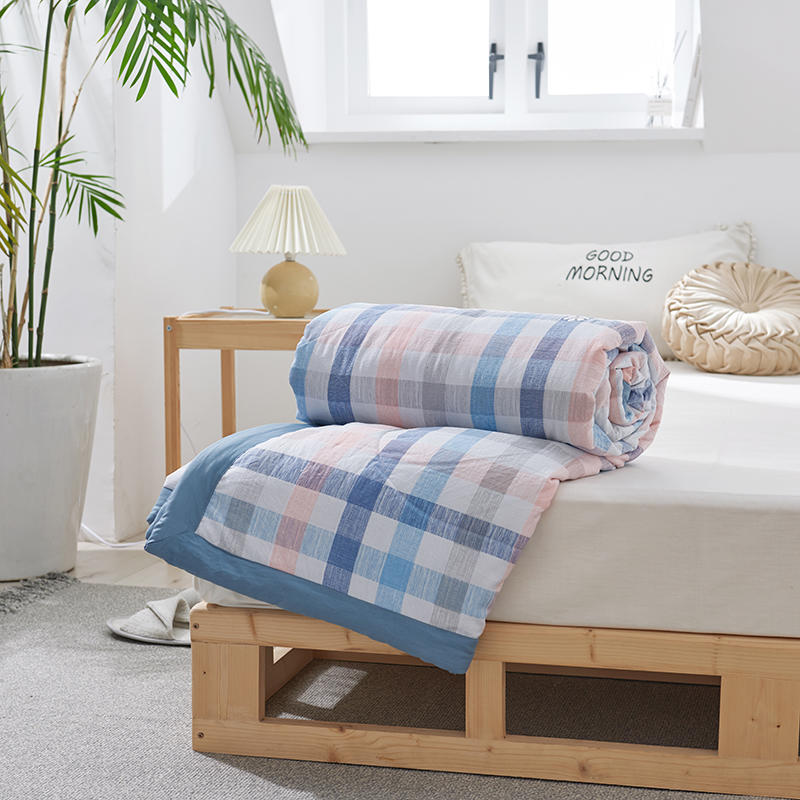 

Soft quilt, blanket on the bed, for children and adults, reactive printing and dyeing patterns to decorate the bedroom, Color 1